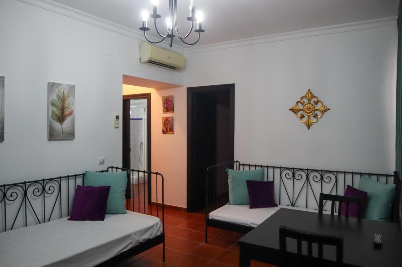 Apartamentos Turisticos Casa Cantillo Carmona  Eksteriør bilde